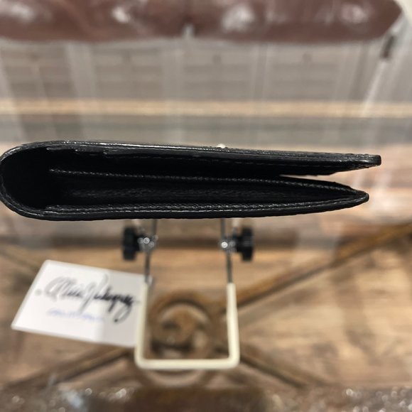 Louis Vuitton - Picture 11 of 12